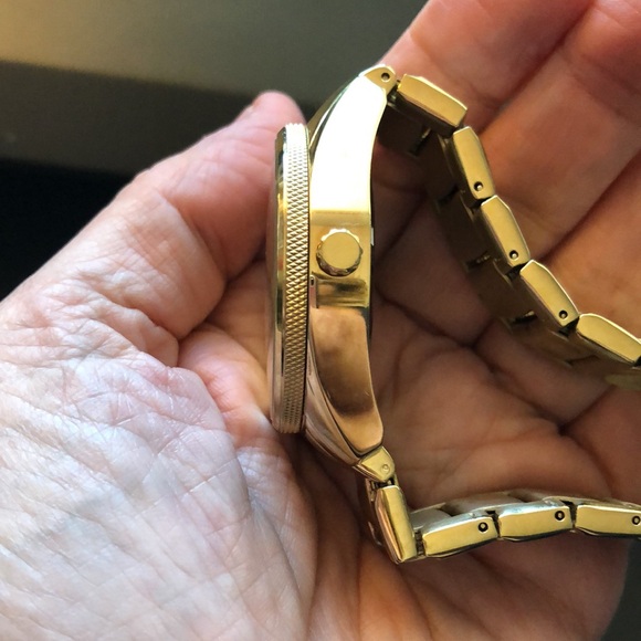 FOSSIL GOLDTONE OPALESCENT WOMENS WATCH - Picture 3 of 6